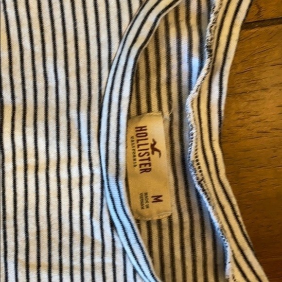 Hollister Bundle! - 2 T-shirts + 1 Jean - Picture 6 of 9
